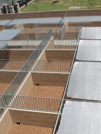 Funny Faces Bed & Biscuit - Hanford, CA