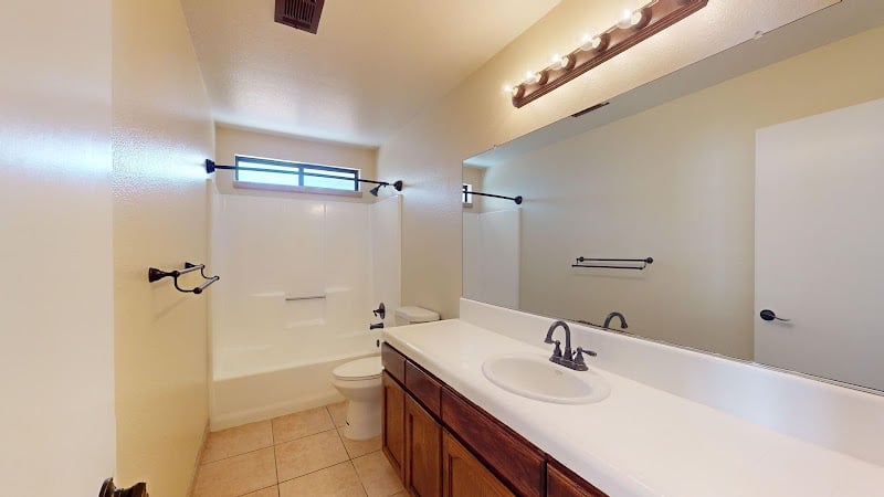 Remington Arms Apartments - Hanford, CA