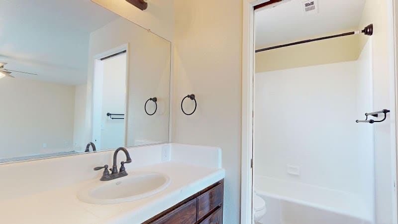 Remington Arms Apartments - Hanford, CA