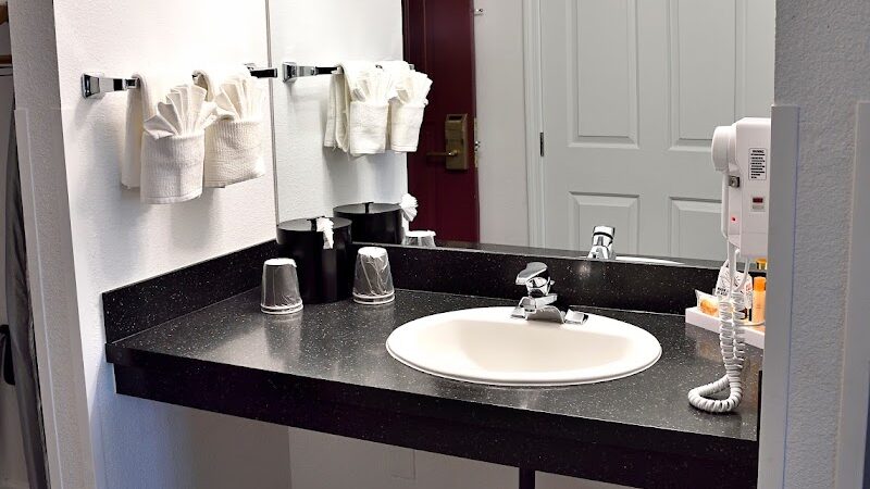 Sequoia Inn - Hanford, CA