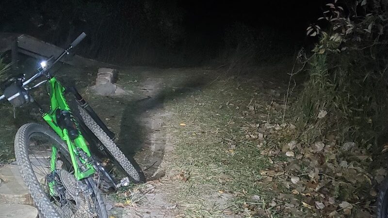 Settlers Park Trailhead (Southwest) - Hartland, MI