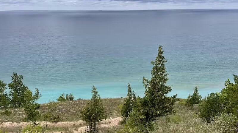 Empire Bluff Scenic Lookout - Honor,
