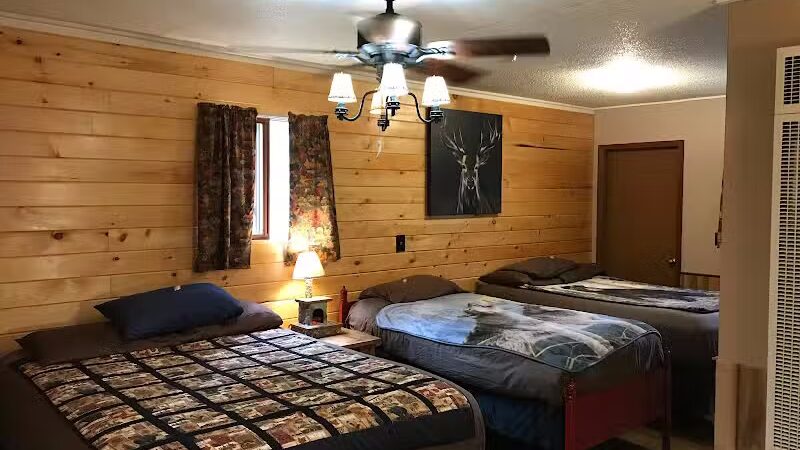 Best Bear Lodge & Campground - Irons,