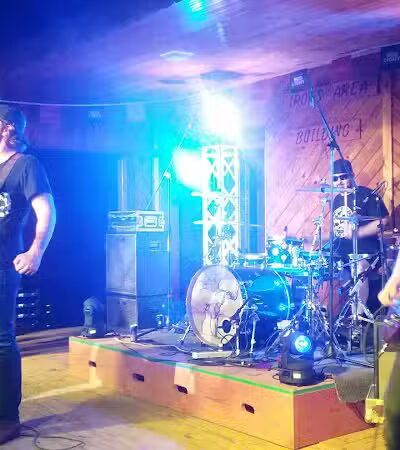 Skinner Park - Irons,