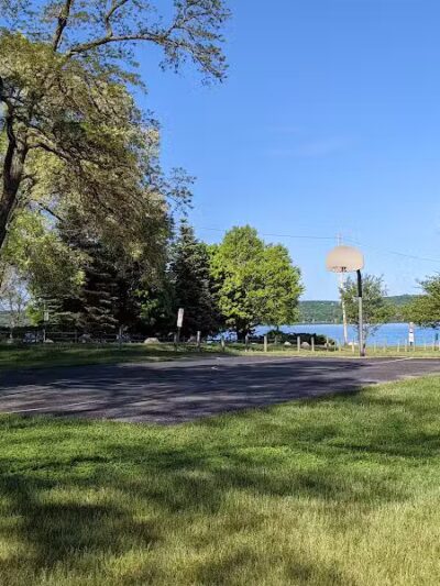 William Good Day Park - Kewadin,