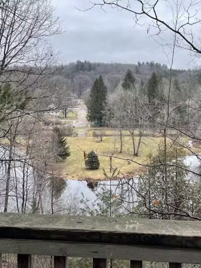 Mayfield Pond Park - Kingsley,