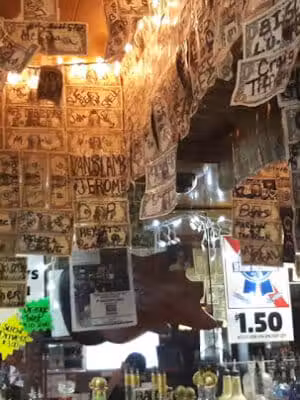 La Salle Bar - La Salle,