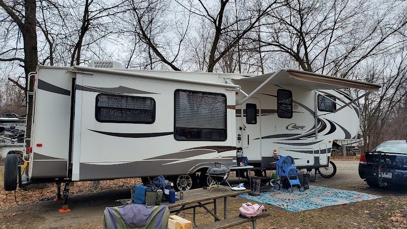 Sleepy Hollow State Park - Parking Lot - South East - Laingsburg,
