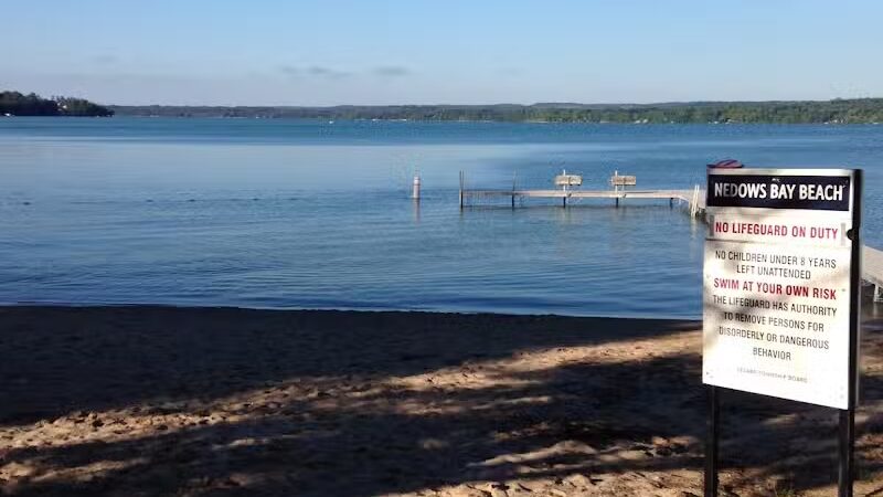 Nedows Bay - Leland,