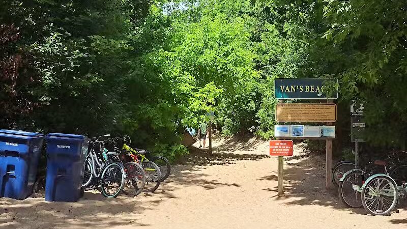 Reynolds Street Beach - Leland,