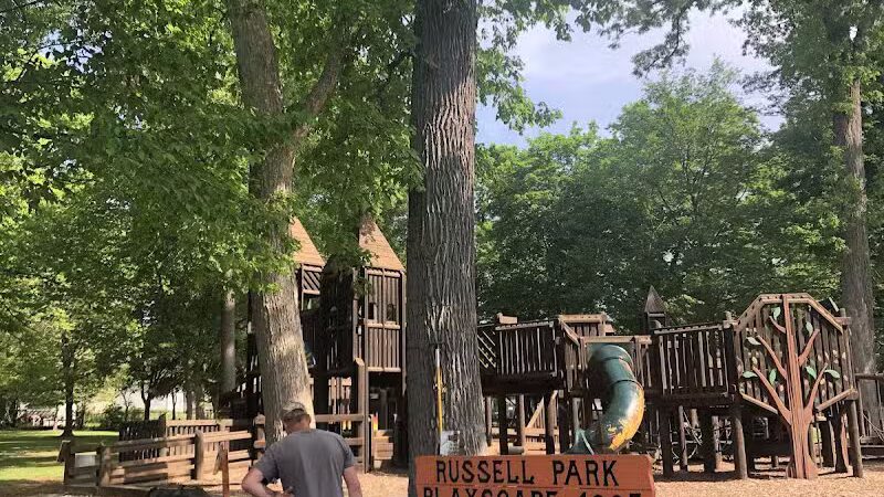 Russell Park - Leslie,