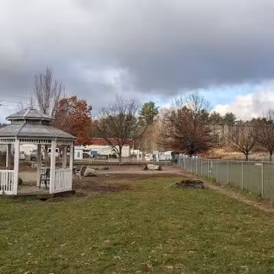Robin's Garden & Dog Park - Lewiston, MI