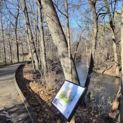 Eagle's Wooden Park - Linden,