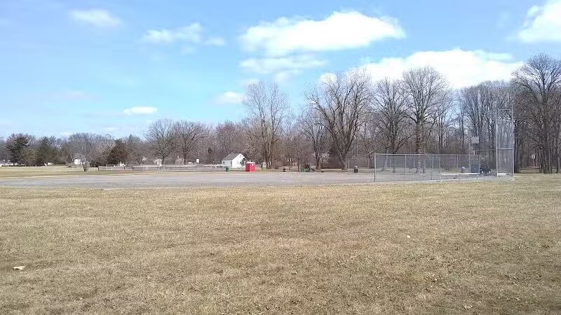 Compton Park - Livonia,