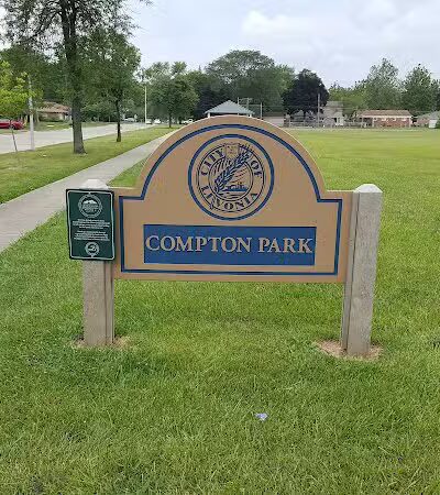 Compton Park - Livonia,