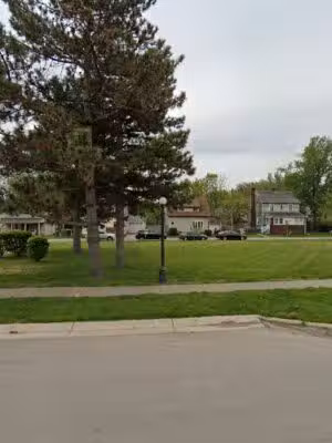 Memorial Park - Luna Pier,