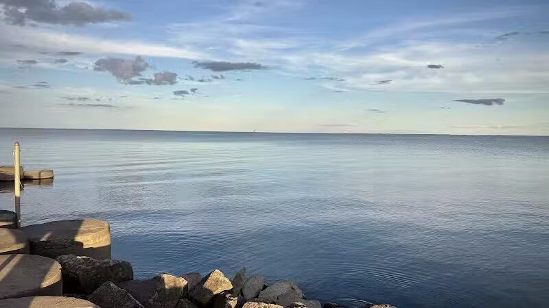 Public Parking Luna Pier - Luna Pier,