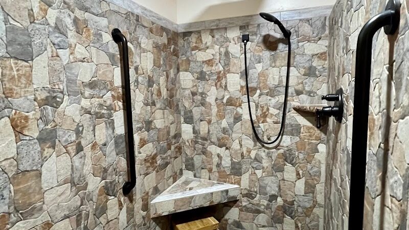 Pleasant Grove Inn - Lyons, IN