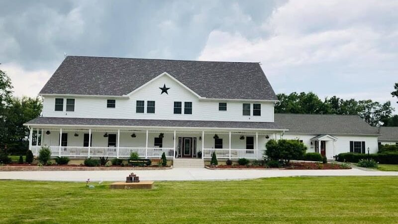 Pleasant Grove Inn - Lyons, IN