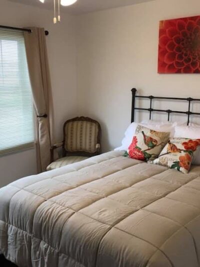 Pleasant Grove Inn - Lyons, IN