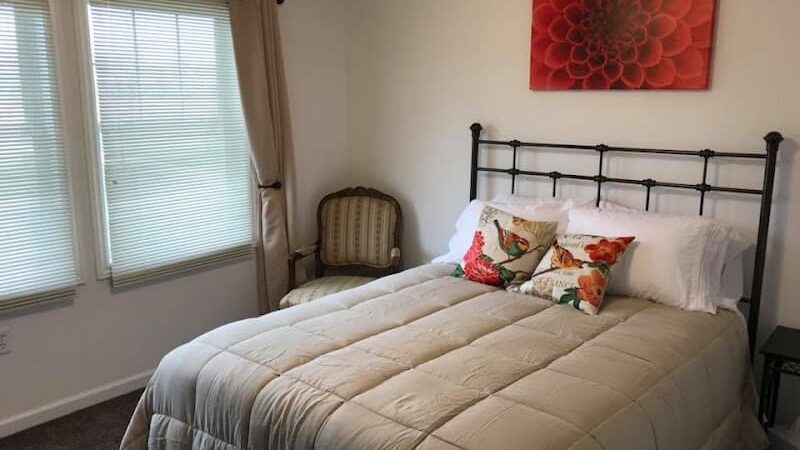 Pleasant Grove Inn - Lyons, IN