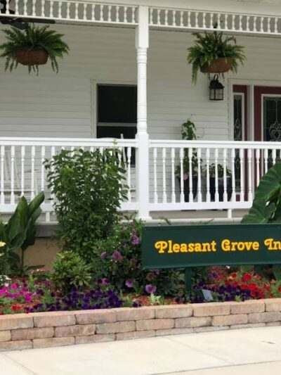Pleasant Grove Inn - Lyons, IN