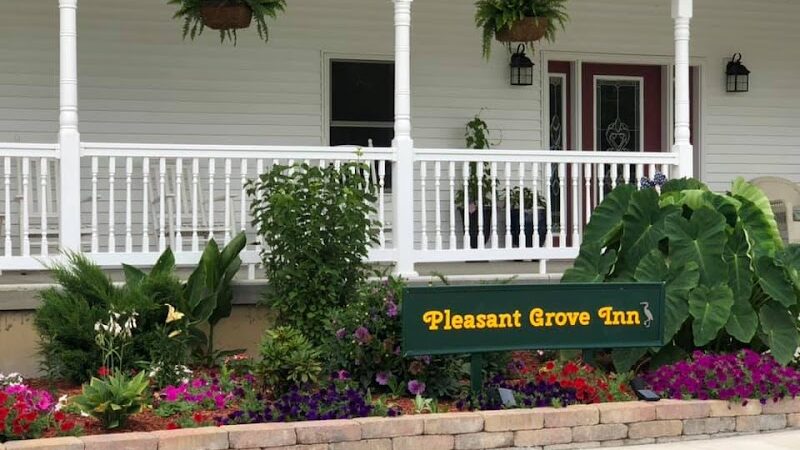 Pleasant Grove Inn - Lyons, IN