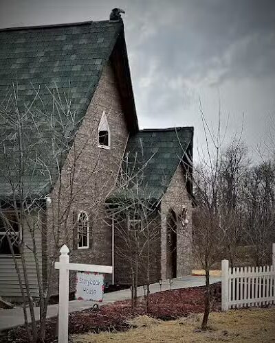 Pleasant Grove Inn - Lyons, IN