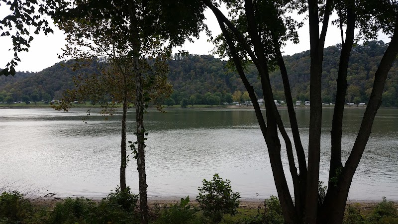 Madison Riverfront Dog Park - Madison, IN