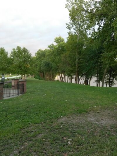 Madison Riverfront Dog Park - Madison, IN