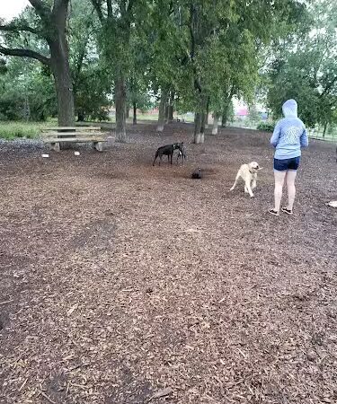 St. Anthony Parkway Off-Leash Dog Park - Minneapolis, MN
