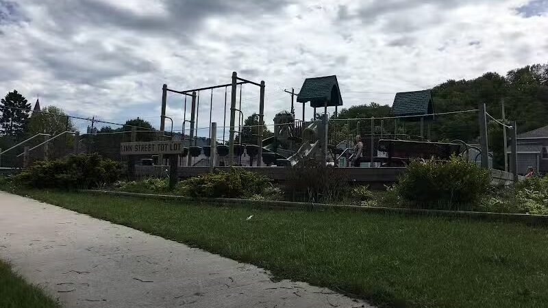 Lynn Street Playground - Munising,