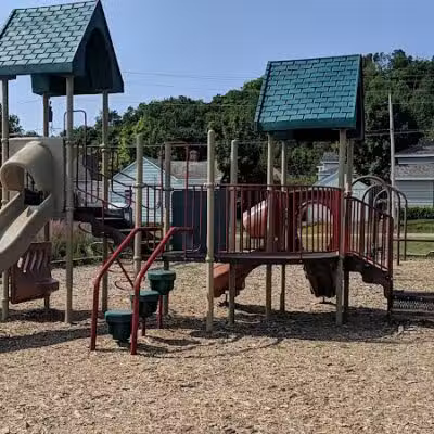 Lynn Street Playground - Munising,