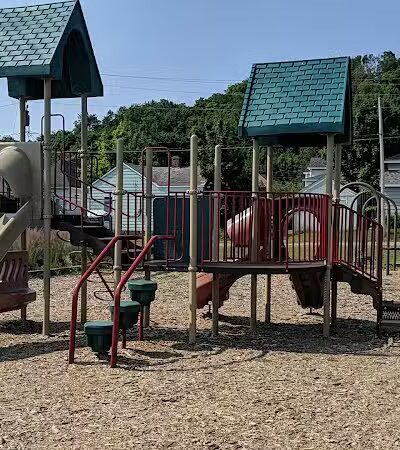 Lynn Street Playground - Munising,