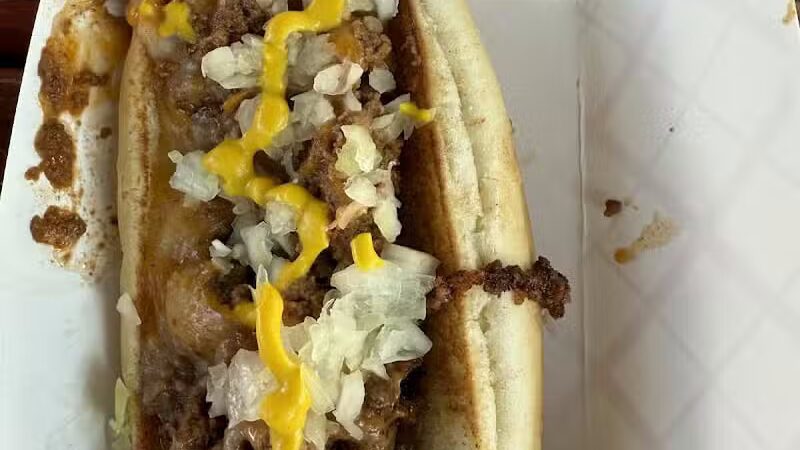 Toby's Dog House - Munising,