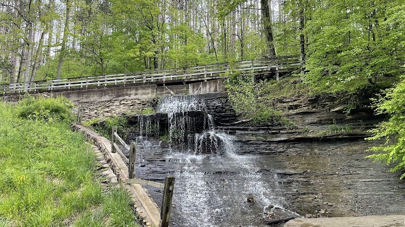Strahl Lake Shelter House - Nashville, IN