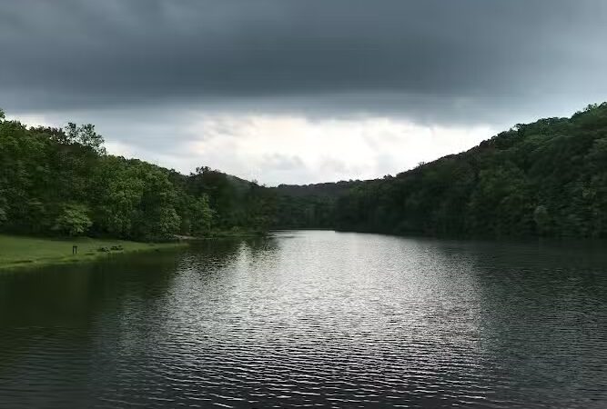 Strahl Lake Shelter House - Nashville, IN