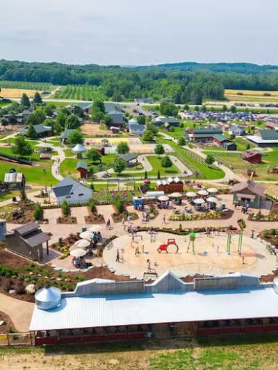 Lewis Adventure Farm & Zoo - New Era,