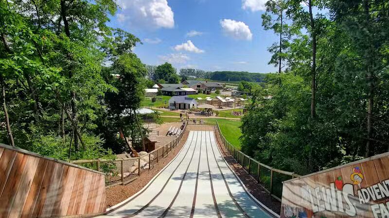 Lewis Adventure Farm & Zoo - New Era,