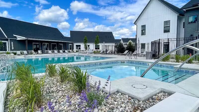 The Crossings Luxury Apartment Homes - New Hudson,