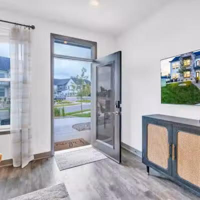 The Crossings Luxury Apartment Homes - New Hudson,
