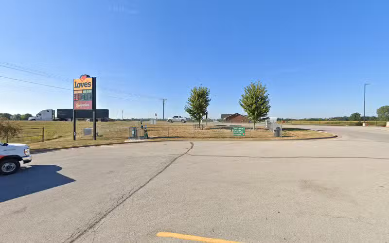 Dog Park at Love's Travel Stops - New London, MO