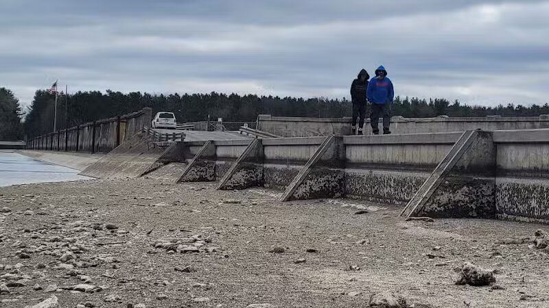 Hardy Dam Trailhead - The Dragon - Newaygo,