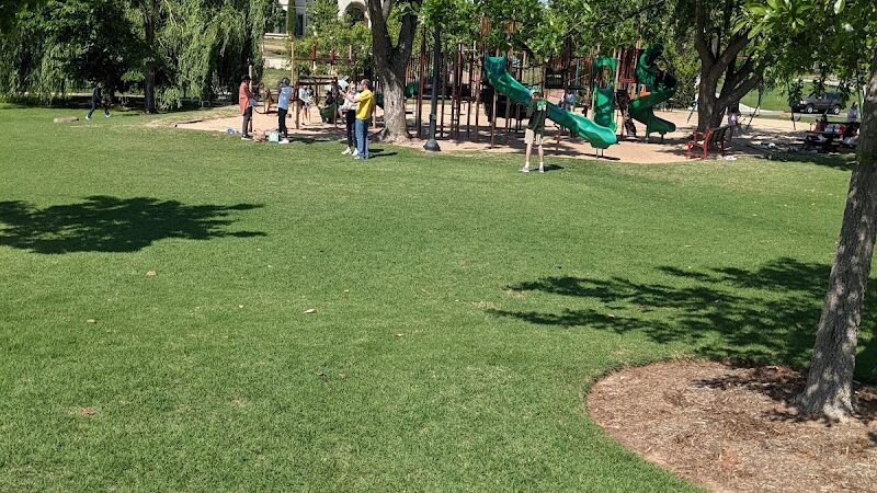 Kite Park - Nichols Hills, OK