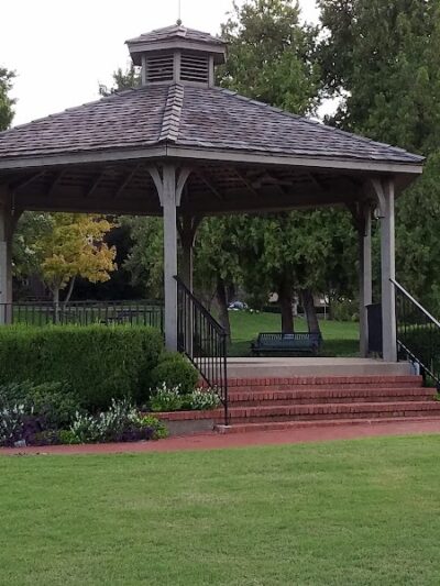 Kite Park - Nichols Hills, OK