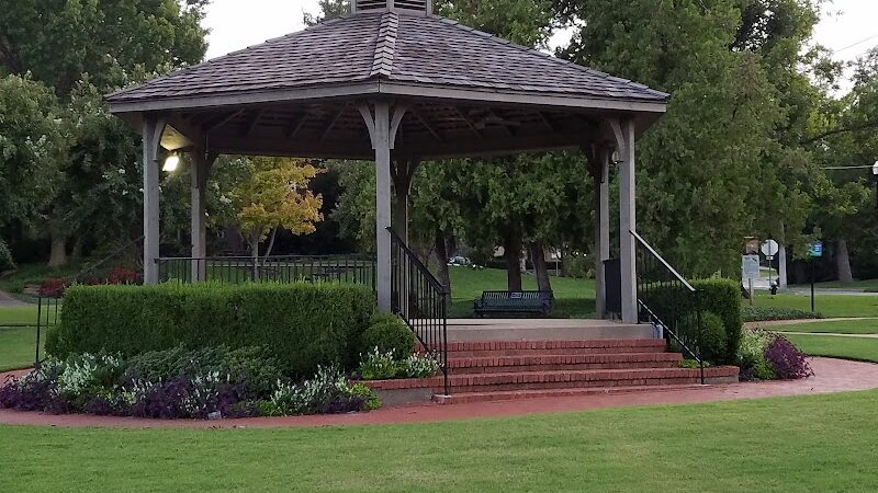 Kite Park - Nichols Hills, OK
