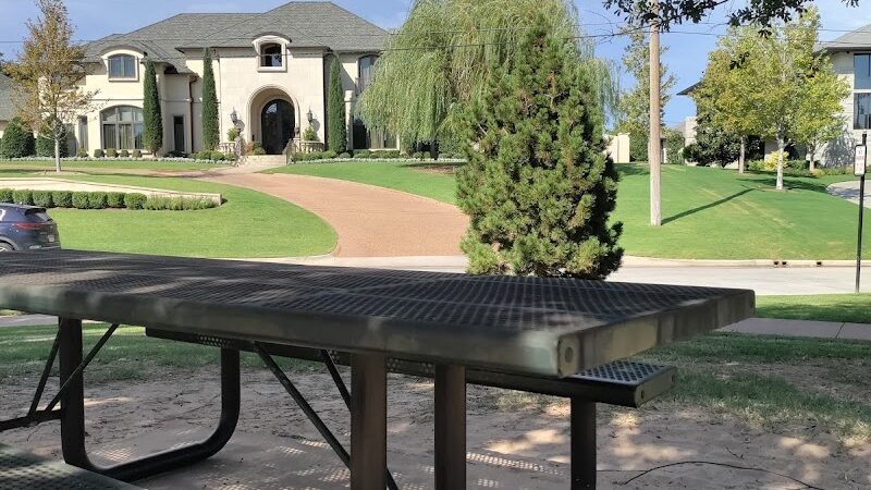 Kite Park - Nichols Hills, OK