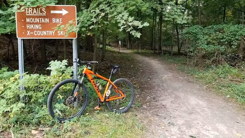 Lakeshore MTB Trailhead (North) - Novi, MI