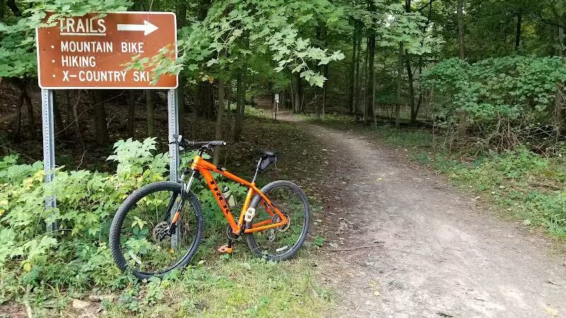 Lakeshore MTB Trailhead (North) - Novi, MI