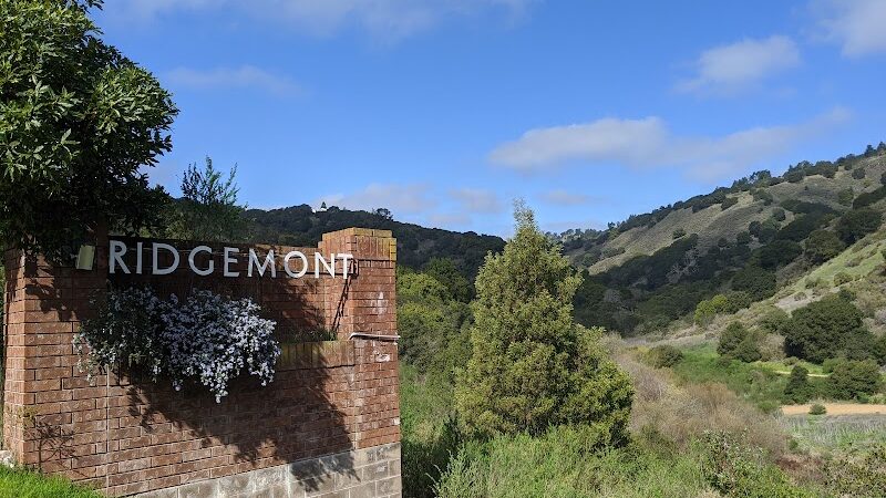 Leona Trailhead - Oakland, CA
